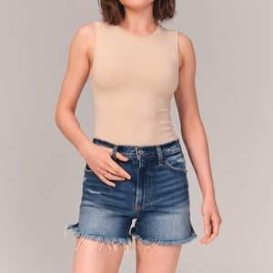 Abercrombie & Fitch The 4” Mom Short High Rise